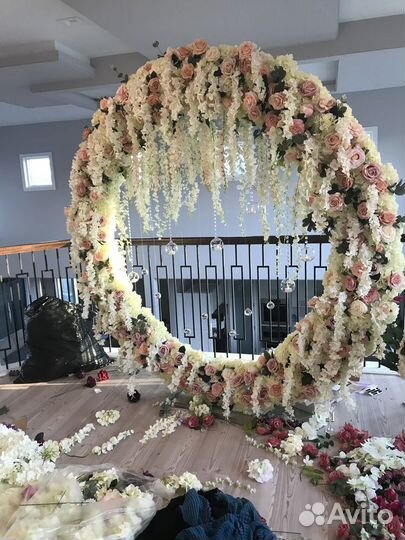 Свадебная арка с оформлением в аренду