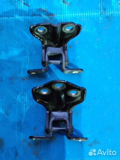 Петли двери задней (правой) SsangYong Rexton