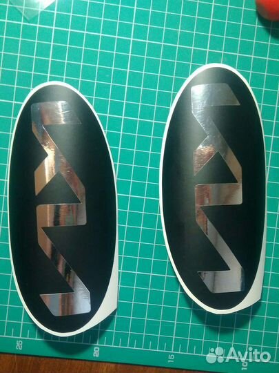 Наклейки на авто, плоттерная резка, трафареты