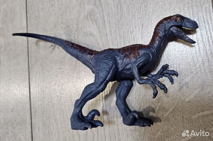 Велоцираптор jurassic world