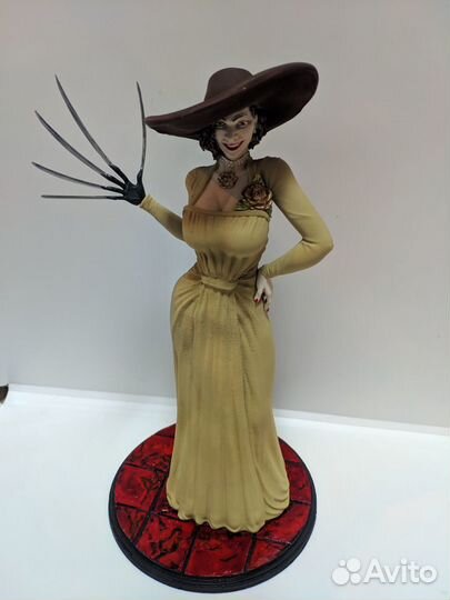 Фигурка Леди Димитреску Resident Evil Обитель Зла