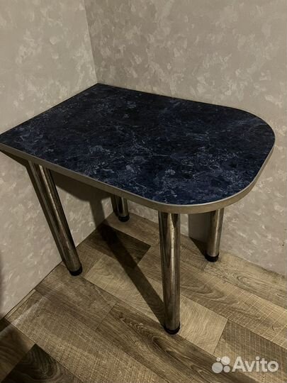 Кухонный стол