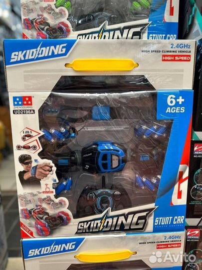 Машинка на управлении жетсами руки