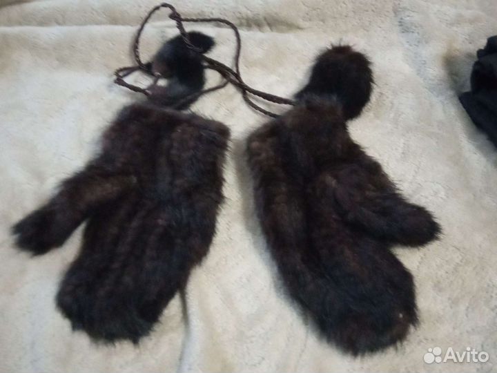 Варежки из норки вязанные