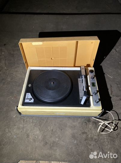 Проигрыватель пластинок Концертный 304