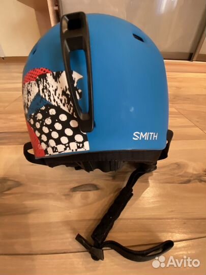 Горнолыжный шлем