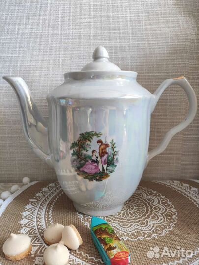 Винтажный фарфор. Чайник(кофейник) и сахарница