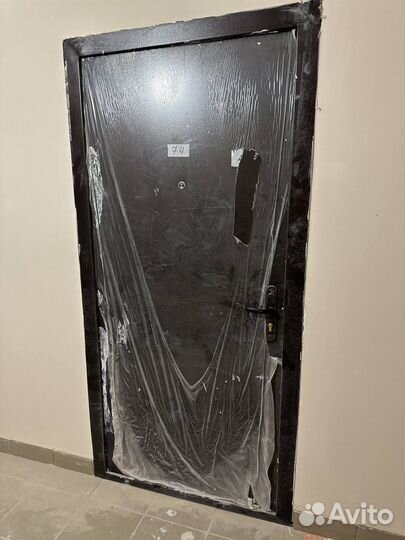Дверь входная от застройщка