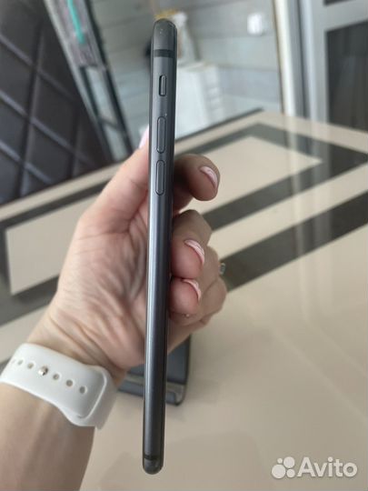 iPhone 8 Plus, 64 ГБ