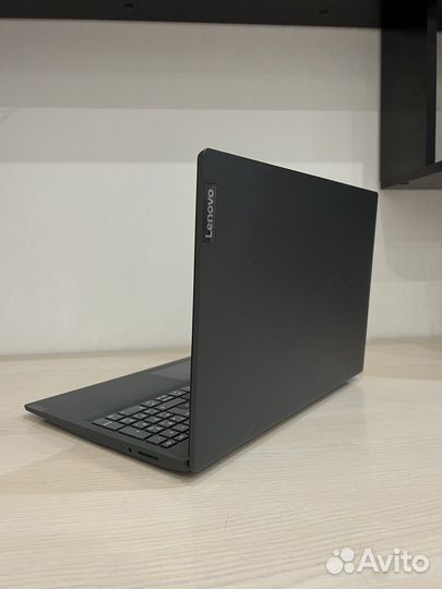 Lenovo V15-ADA