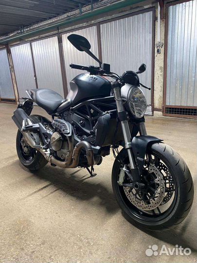 Ducati monster 821 dark
