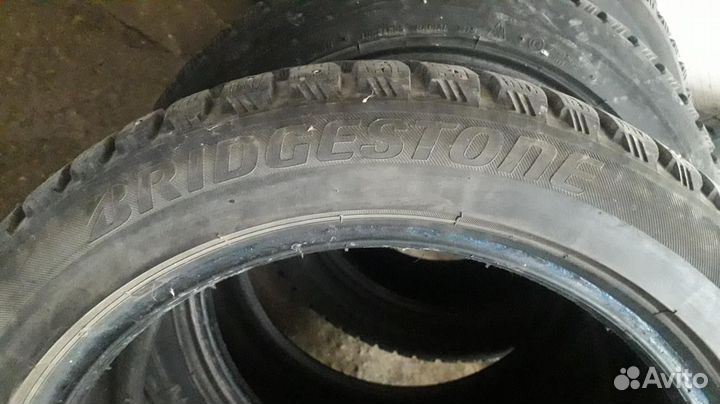 Bridgestone Blizzak Spike-01 225/50 R17