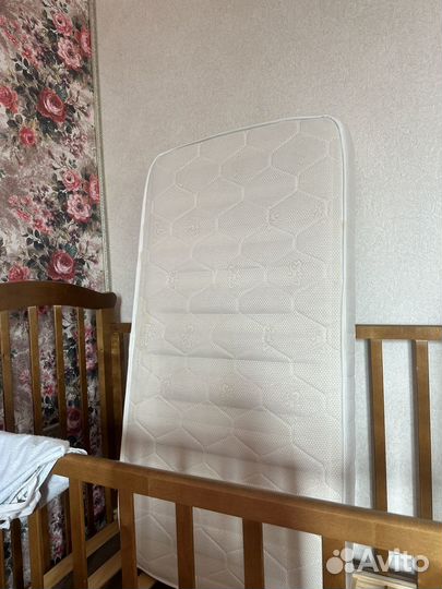 Кровать детская массив с матрасом