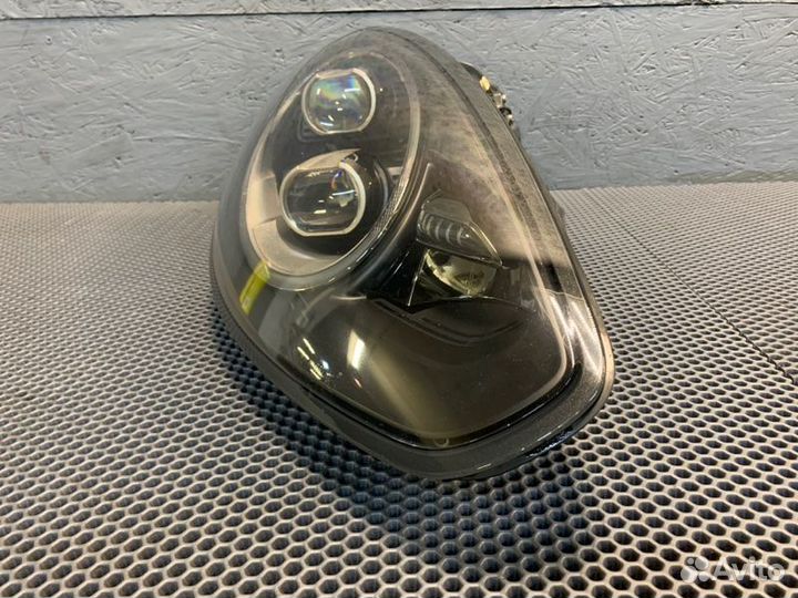 Фара светодиодная передняя правая Porshe Panamera