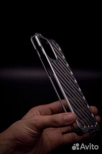 Чехол металический на iPhone