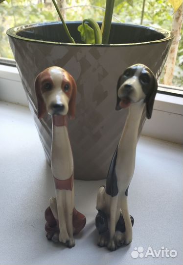 Фарфоровые статуэтки собаки