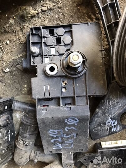 Блок плюсовой клемы Мерседес w211 w219 Mercedes cl