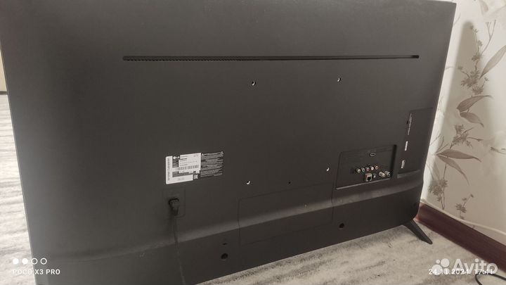 Продам на запчасти телевизор