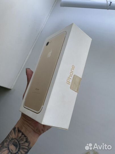 Коробка от iPhone 7