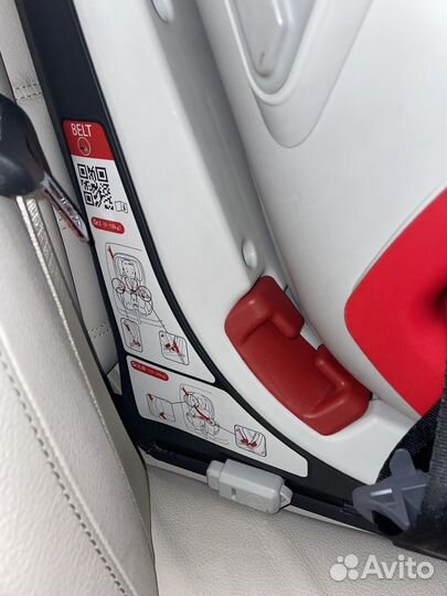 Автокресло chicco universe fix 9-36 кг