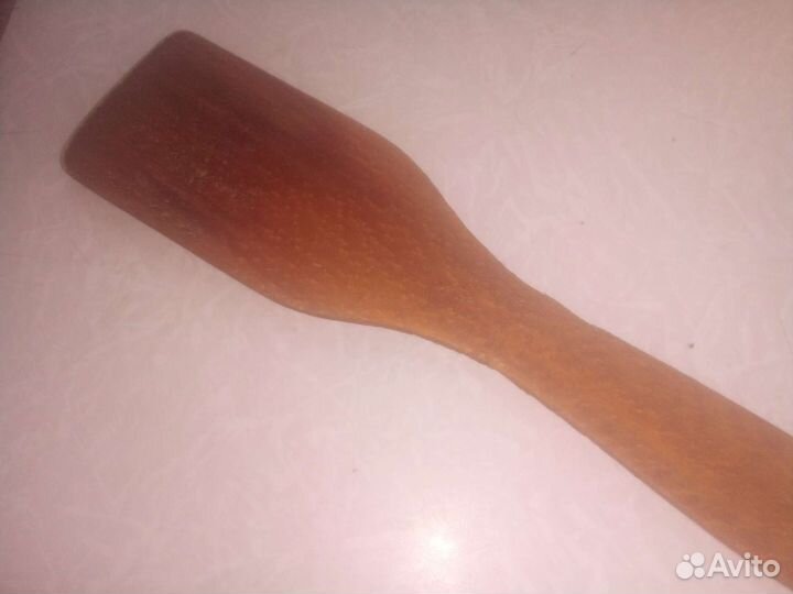 Лопаточка деревянная, веник для побелки и другое