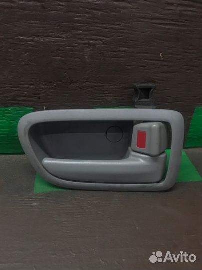 Ручка двери внутренняя правая Mazda Demio DY3W