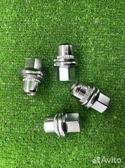 Колесные гайки Range Rover