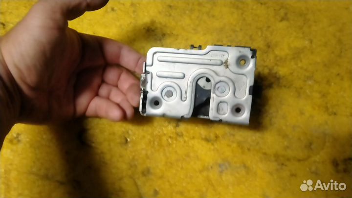 Замок двери задней правой для Renault Logan