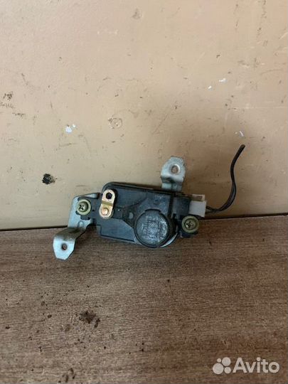 Активатор замка двери mitsubishi space runner