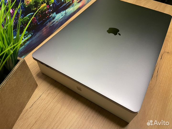 Macbook pro 16 2019 i7/16/500/11 циклов