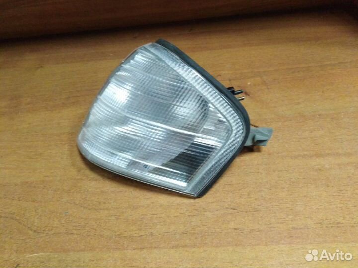 Указатель поворота передний левый Mercedes-Benz Sl