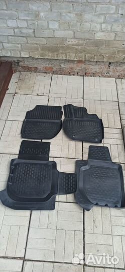 Комплект автомобильных ковриков