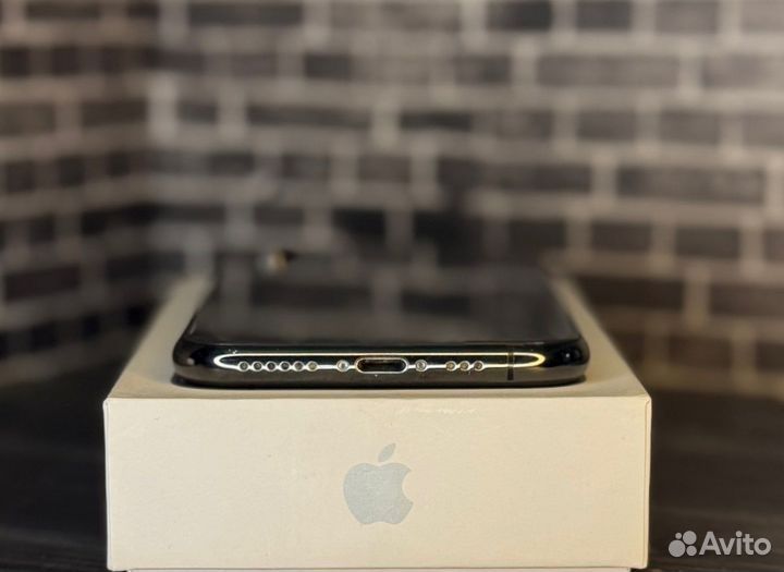 iPhone Xs, 64 ГБ
