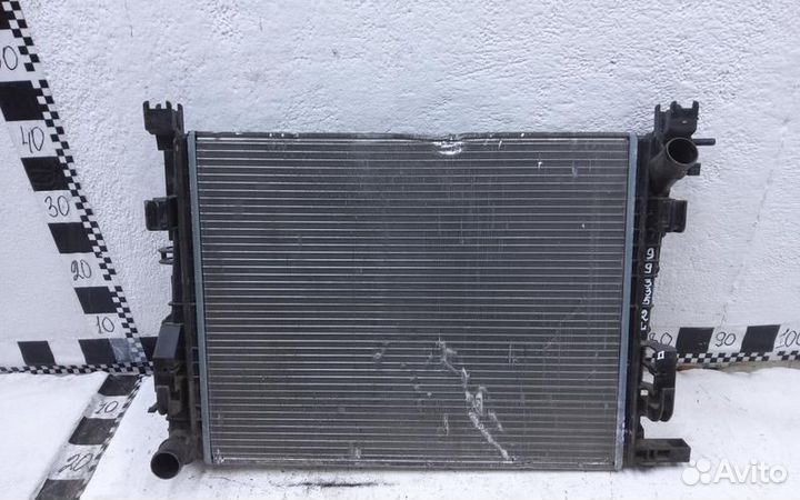 Радиатор охлаждения двигателя Renault Logan 2