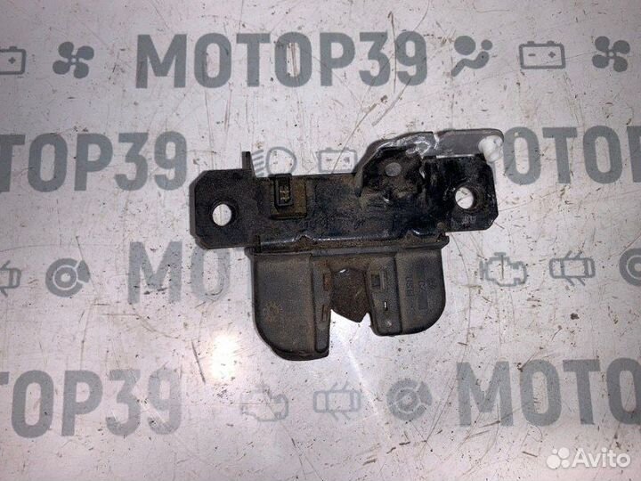 Замок багажника Volkswagen Caddy 1.9 TDI BLS 2001