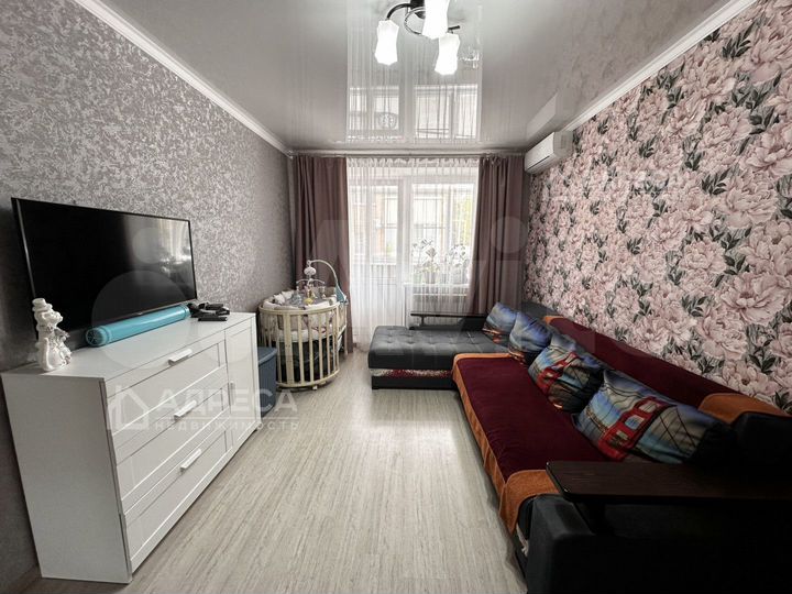 2-к. квартира, 52 м², 1/3 эт.