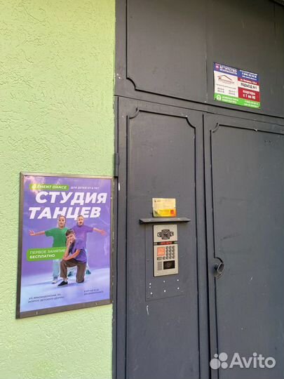 Реклама в Лифте на кнопке лифта