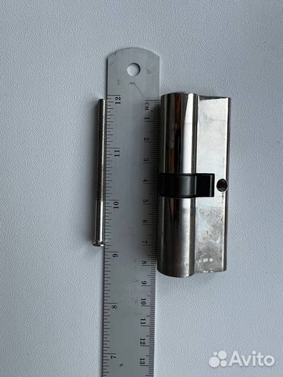 Замок дверной