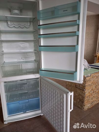 Холодильник Siemens