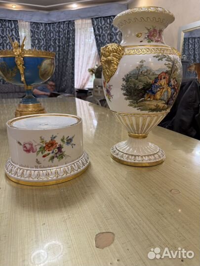 Антикварная ваза