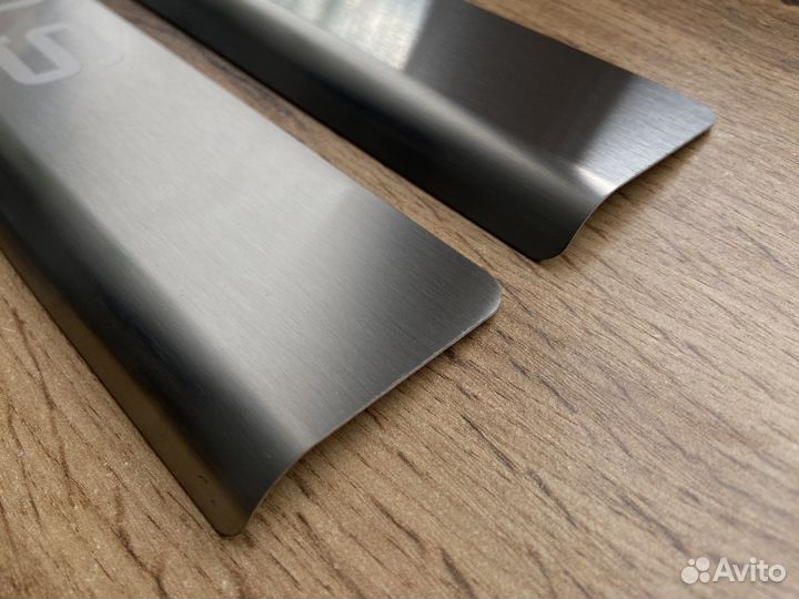 Накладки на пороги Volkswagen Taos