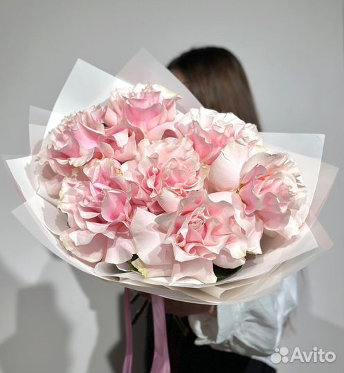 Свежий букет из 7 розовых французских роз