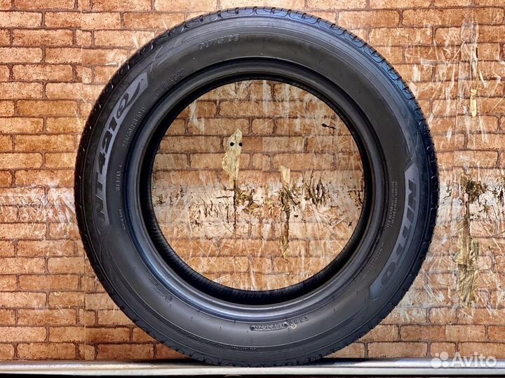 Nitto NT421Q 225/60 R18 104V