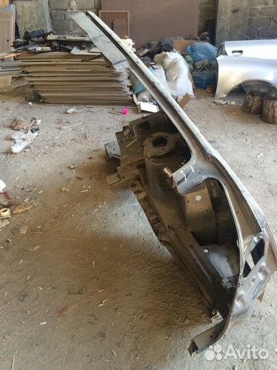 Задняя правая крыло на Mercedes 221