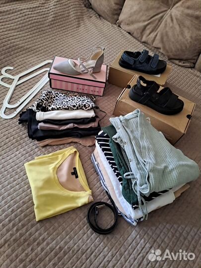 Женский разнообразный гардероб