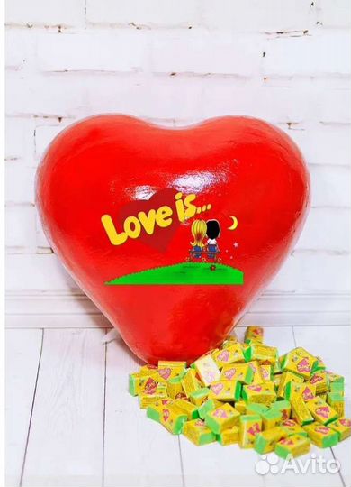 Подарочная коробка Love is