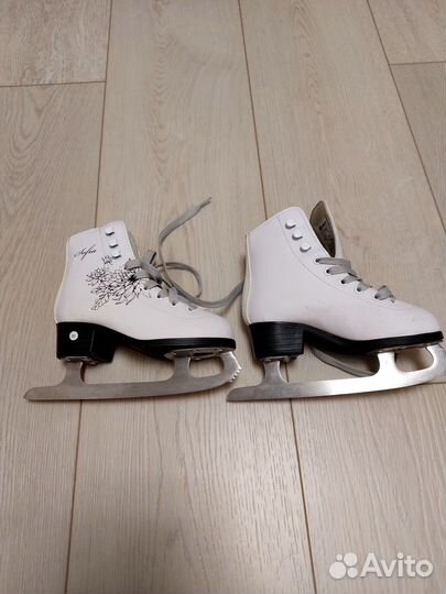 Коньки фигурные 30 размер