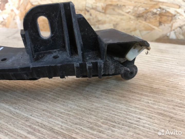 Крепление бампера переднее левое Porsche Macan