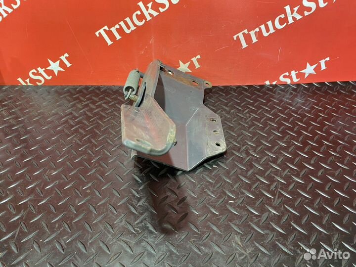 Шарнирная петля подножки обслуживания левая