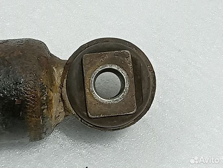 Амортизатор задний левый